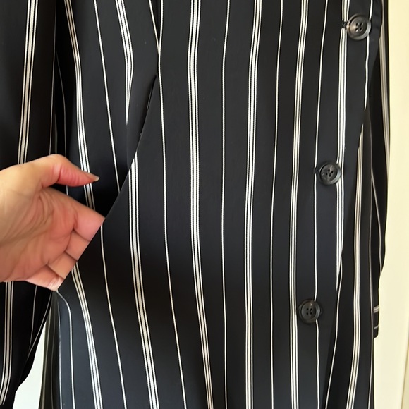 💕Karen Millen Blk/Cream Statement Sleeves Striped Dress M EUC - Picture 3 of 12